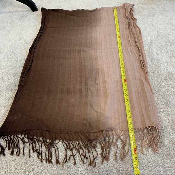 DUSTY rose pink maroon pleated ombré scarf - Picture 3 of 4